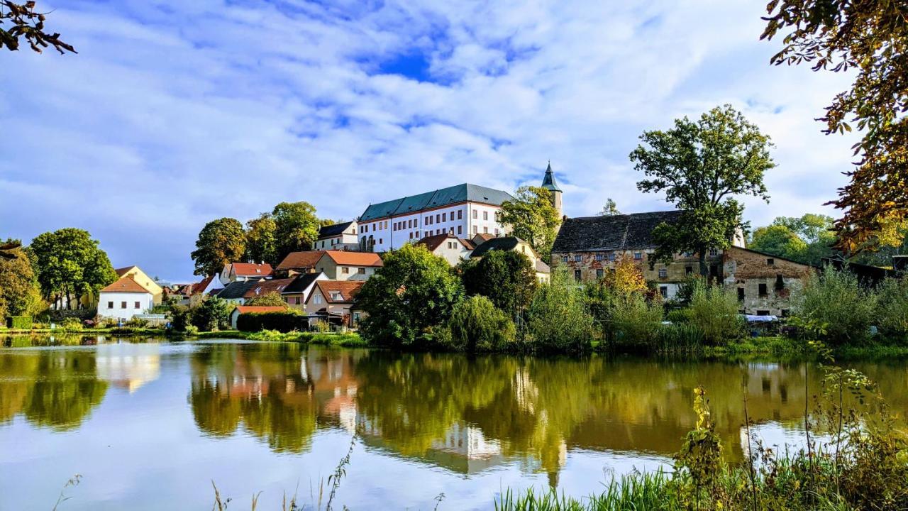 Hotel Artaban Žirovnice Εξωτερικό φωτογραφία